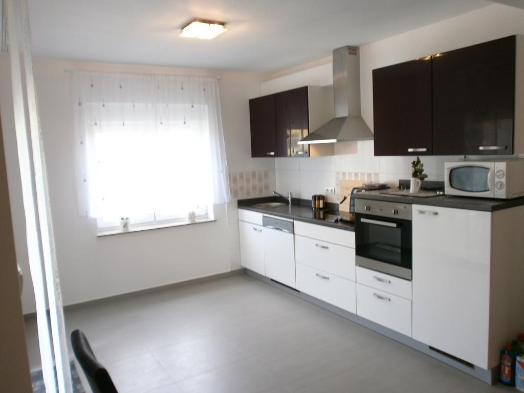 Apartments Bora Liznjan Ruang foto