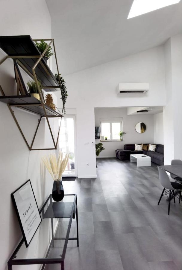 Apartments Bora Liznjan Bagian luar foto