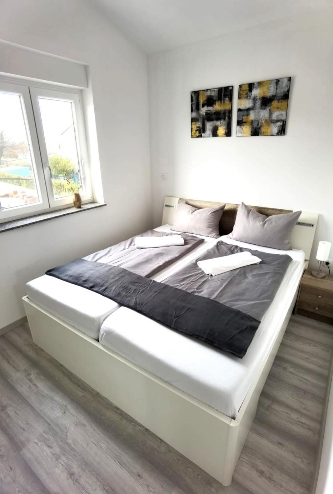 Apartments Bora Liznjan Bagian luar foto